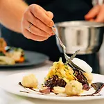 Patrix Hotel, Restaurant, Bar