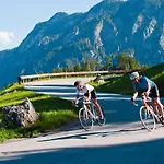 Patrix Hotel, Restaurant, Bar