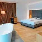 Patrix Hotel, Restaurant, Bar 4*