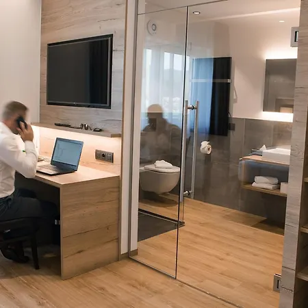 Ξενοδοχείο Patrix Hotel, Restaurant, Bar *