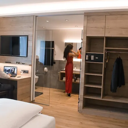 Patrix Hotel, Restaurant, Bar 4*