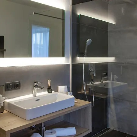 Hotel Patrix Hotel, Restaurant, Bar