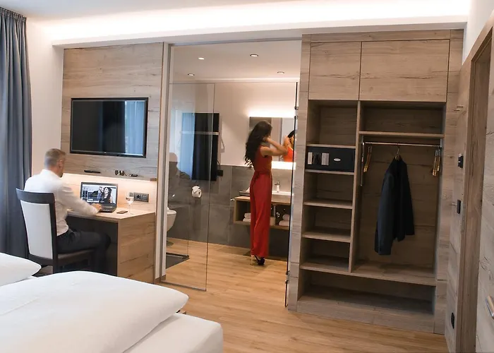 Patrix Hotel, Restaurant, Bar *