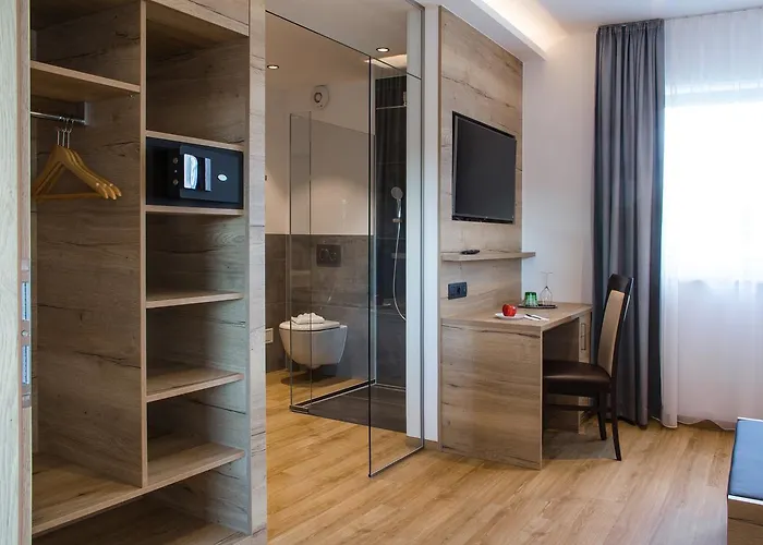 Patrix Hotel, Restaurant, Bar 4*