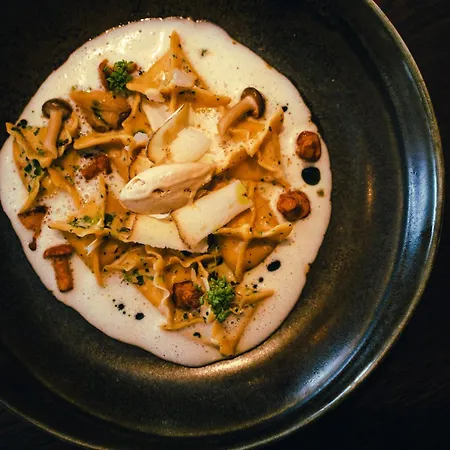 Patrix Hotel, Restaurant, Bar