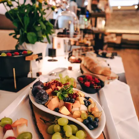 Patrix Hotel, Restaurant, Bar Hotell *