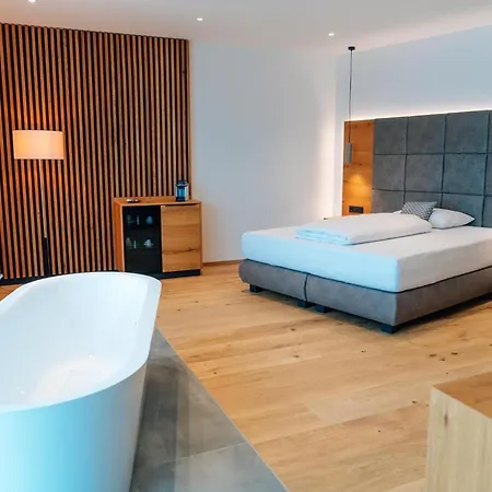 Patrix Hotel, Restaurant, Bar 4*