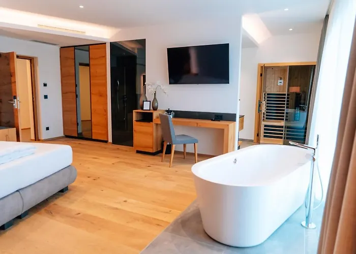 Patrix Hotel, Restaurant, Bar