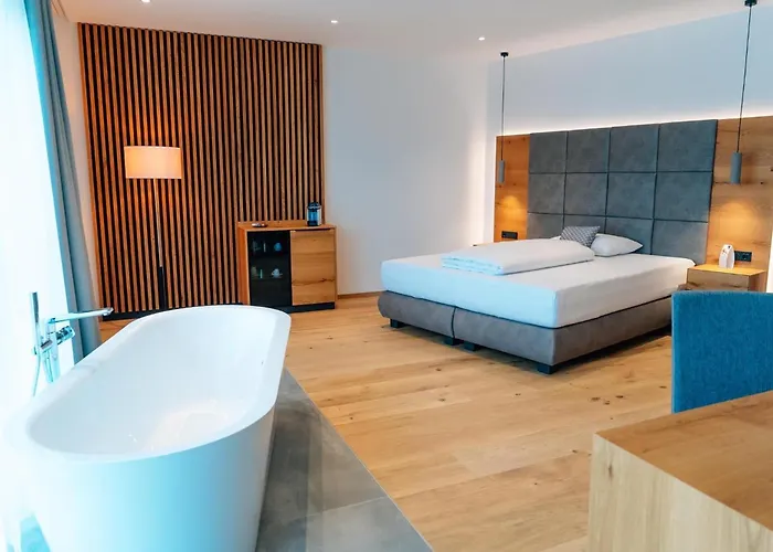 Patrix Hotel, Restaurant, Bar *