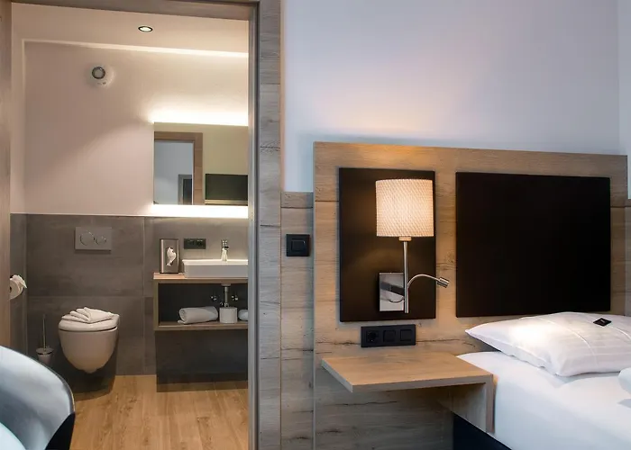 Patrix Hotel, Restaurant, Bar *